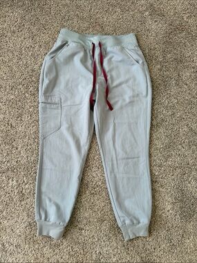 Figs grey medium petite Zamora scrub bottoms